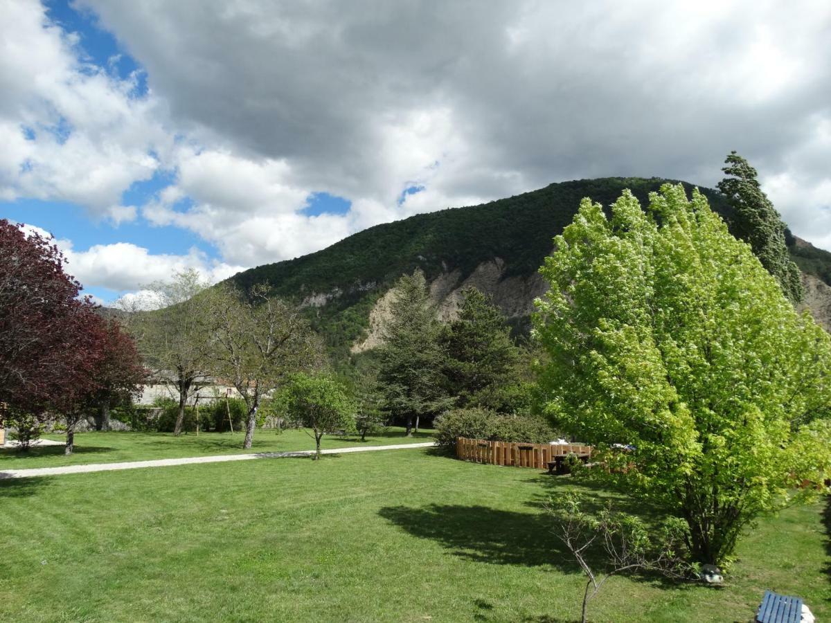 La Roulotte Villa Châtillon-en-Diois Exterior foto