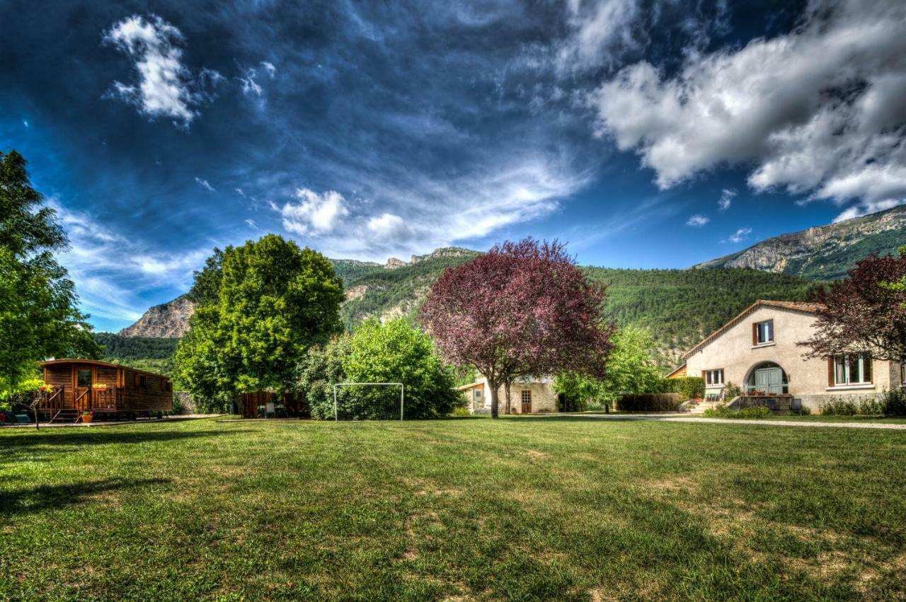 La Roulotte Villa Châtillon-en-Diois Exterior foto