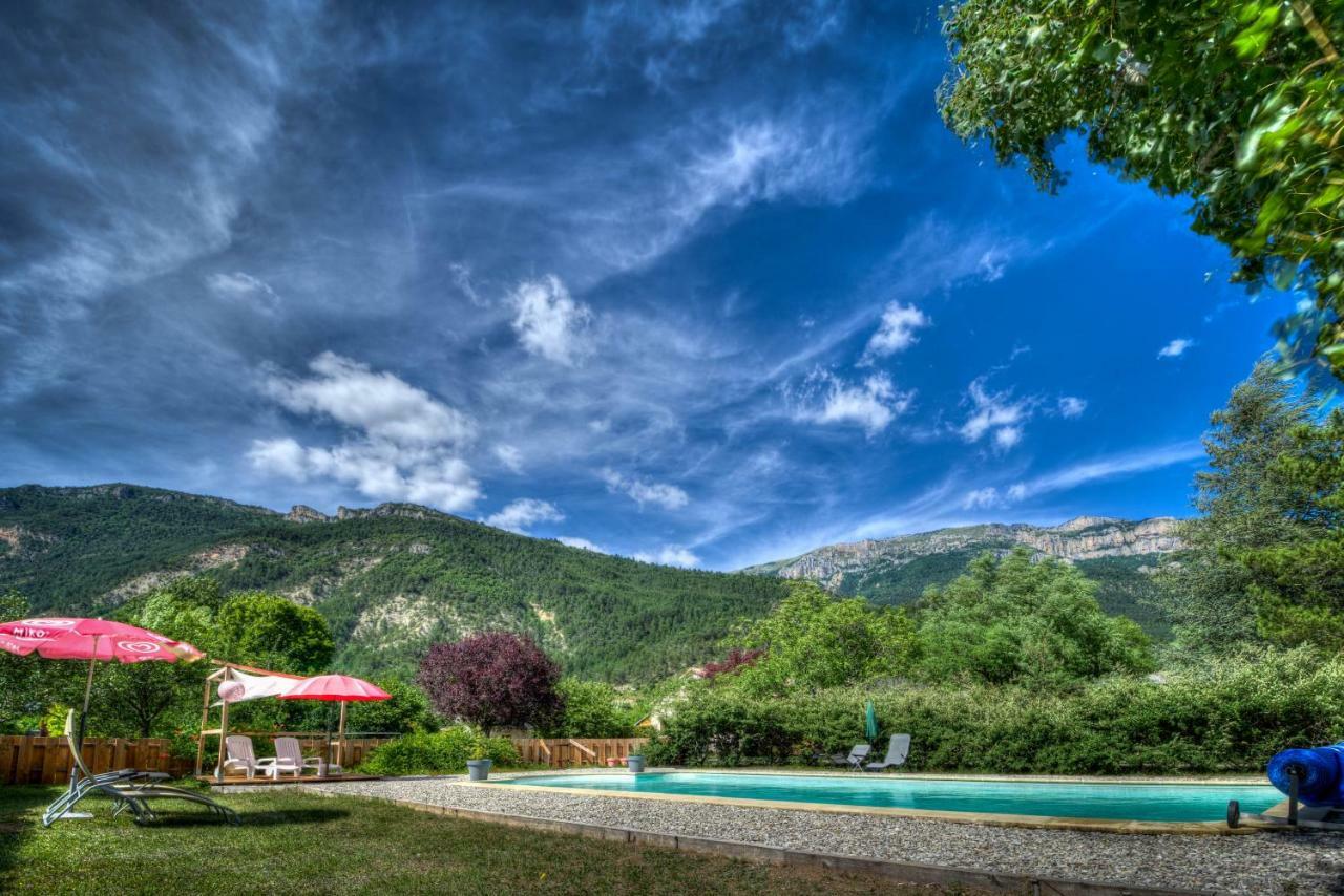 La Roulotte Villa Châtillon-en-Diois Exterior foto